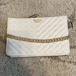 ✨ New Victoria’s Secret Quilt Crossbody Bag ✨